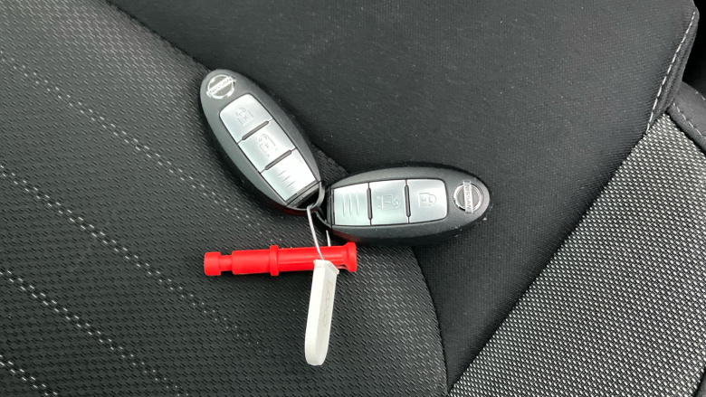 Nissan Qashqai 1.2 DiG-T N-Connecta 5dr Petrol Hatchback